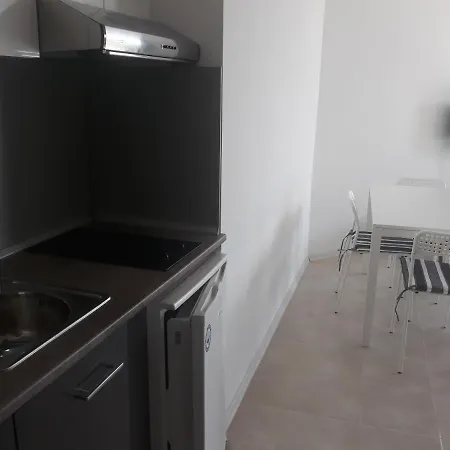 синята дъга Aparthotel Chernomorets